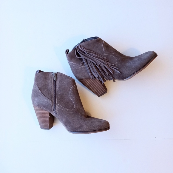 BST SOLD!Steve Madden brown fringe Western style ankle boots - Picture 9 of 9